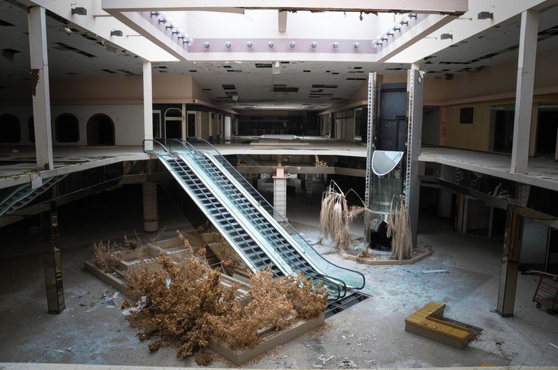 Illustration for article titled This Abandoned Wasteland Was Once America's Largest Mall
